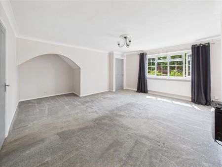 3 bedroom Terraced House to rent - Photo 3