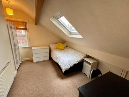 4 bedroom property to rent - Photo 2