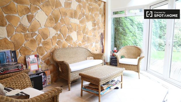 Cozy room in 5-bedroom houseshare in Castleknock, Dublin - Photo 1