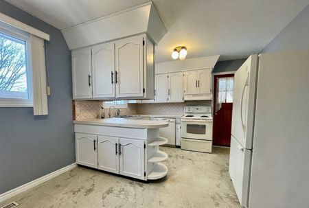 For Lease - 6852 HAGAR Avenue, Niagara Falls, Ontario - Photo 4