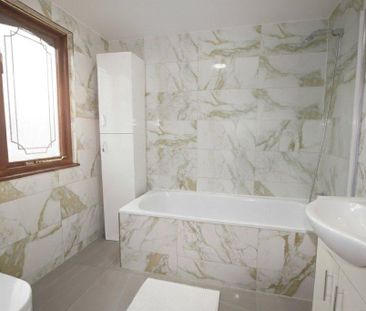 4 bedroom terraced house to rent - Photo 6