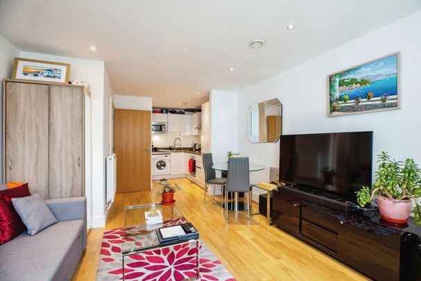 1 bedroom flat to rent - Photo 1