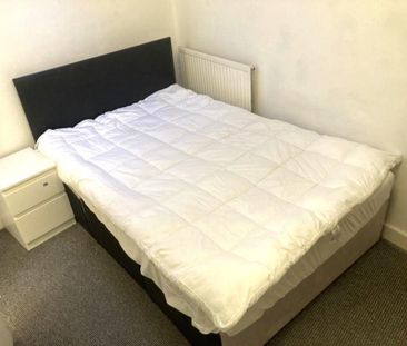 Methley Mount, Leeds LS7 - Photo 5