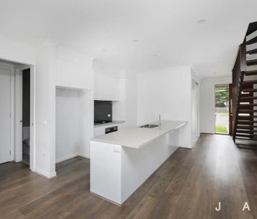 1/6 Dubbo Street, Albion VIC 3020 - Photo 3