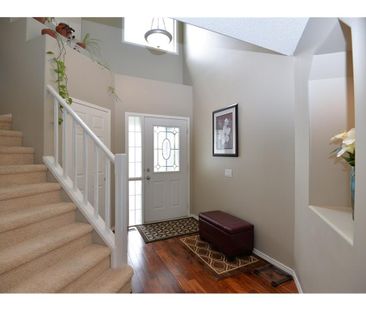 Beautiful Home For Rent In Cranston. - Photo 2