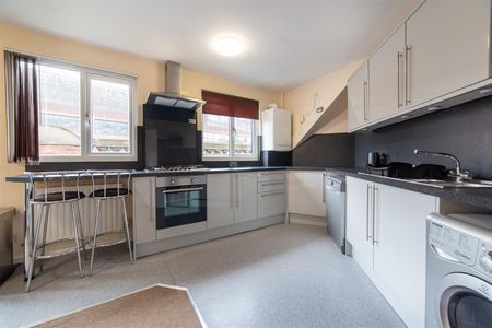 3 bed apartment to rent in Leazes Park Road, City Centre, NE1 - Photo 3