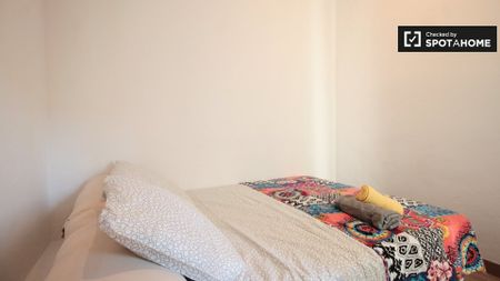 barcelona, Catalonia 08015 - Photo 4