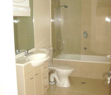 910/668 Bourke Street - Photo 5