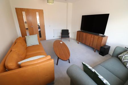 3 bedroom semi-detached house to rent - Photo 4