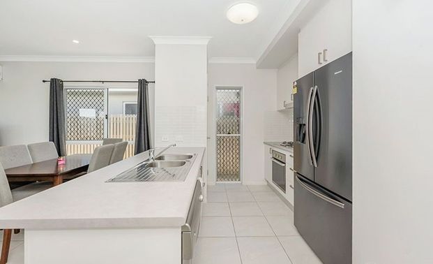 Easy, Everyday Living in a Great Location - 2A Gotham Loop, Deeragun - Photo 1