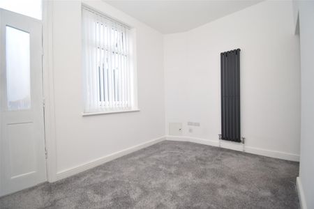 Whitehall Street, Wakefield - Photo 4