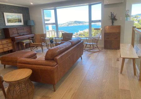 Three Bedroom Home with Spectacular Views - Photo 4