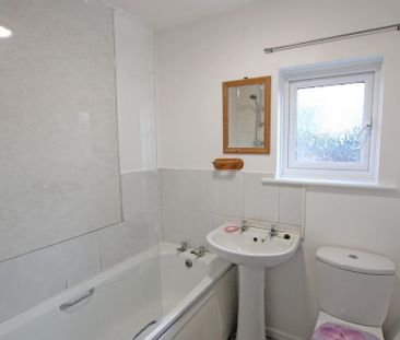 3 bedroom semi-detached house to rent - Photo 6