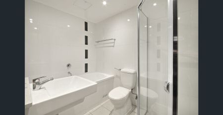 Executive Apartment with extra large entertaining Terrace - Photo 4