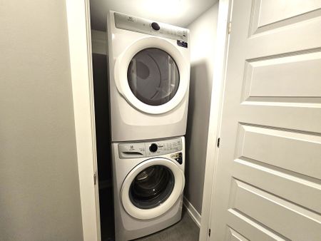 For Lease - 230 ANYOLITE Private, Barrhaven, Ontario - Photo 5