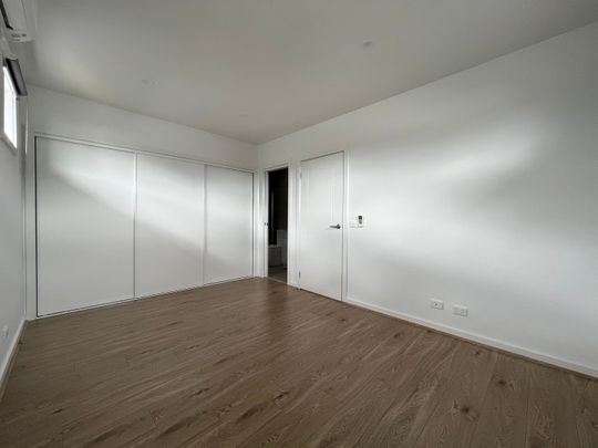 2/17 Bevan Avenue, Clayton South VIC 3169 - Townhouse For Rent | Domain - Photo 1