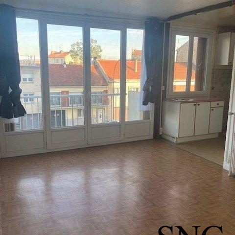 T3 AVEC BALCON + CAVE - Photo 1