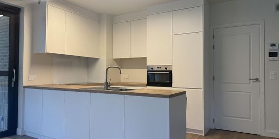 Appartement te huur in Genk voor € 1.025 met 2 slaapkamers - Photo 3
