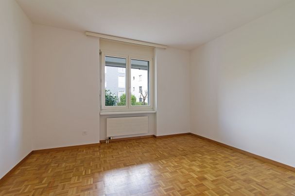 Charming apartment with sunny balcony - Photo 1