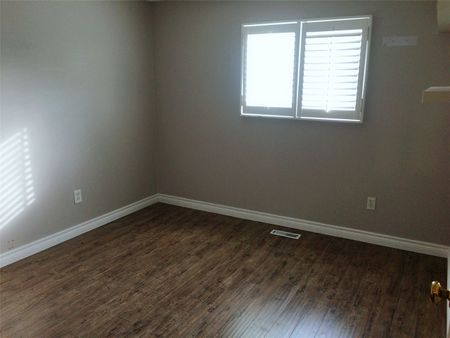 For Lease - 331 Green Lane, Markham, Ontario - Photo 2