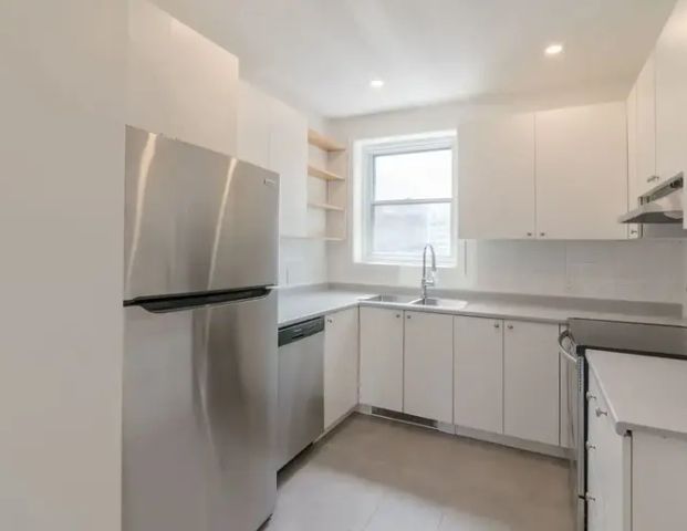 2068 Sherbrooke Street West | 2068 Sherbrooke, Montreal - Photo 1