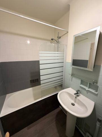 Location Appartement 3 pièces 71m² LAVAL 53000 - Photo 4