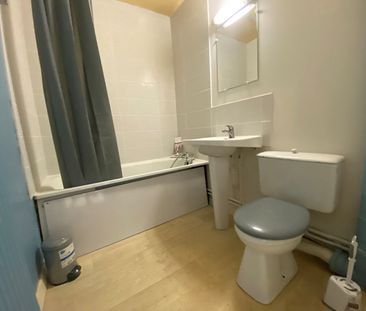 Location Appartement 1 pièce 25m² MONT ST AIGNAN 76130 - Photo 6