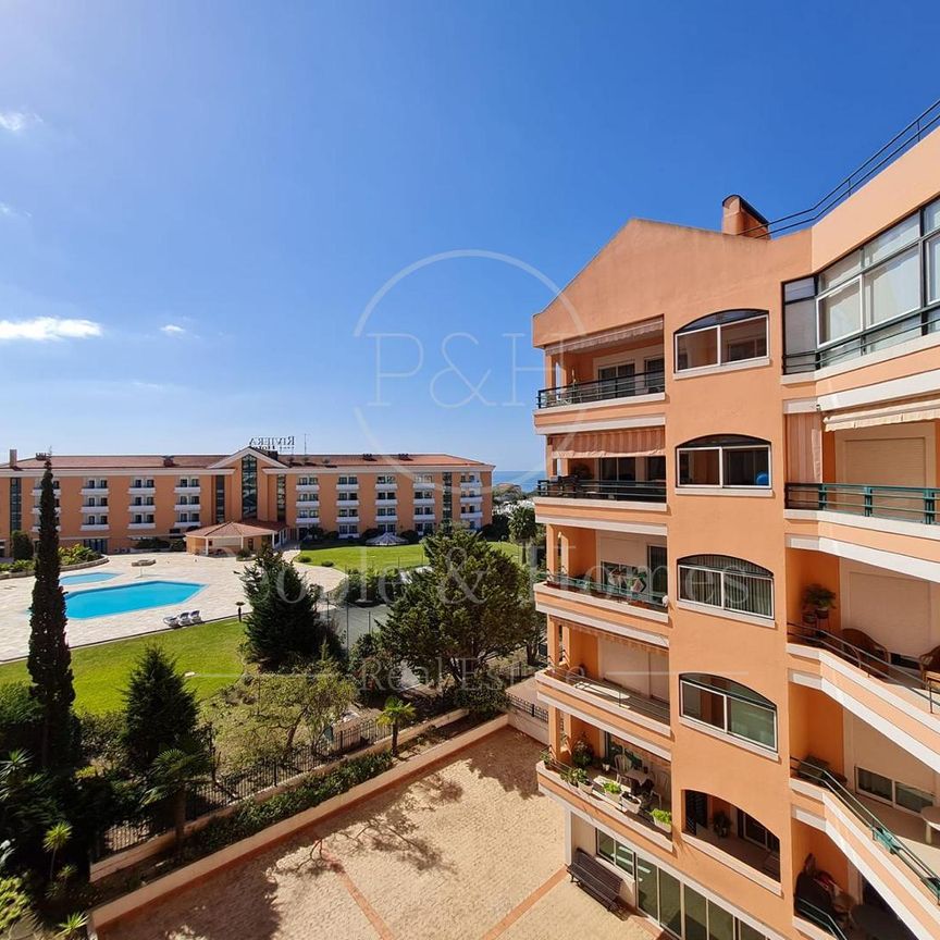 Cascais - Carcavelos. T1. Condomínio privado. Junto à praia - Photo 1