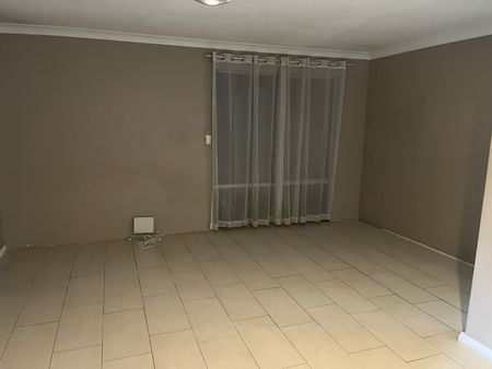 8 Catlin Court, Gosnells WA 6110 - House For Rent - $650 | Domain - Photo 5