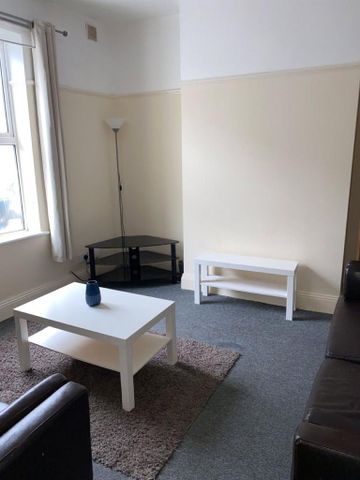 4 bedroom terraced house to rent - Photo 2