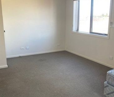 STUDIO/BEDSIT - Photo 3