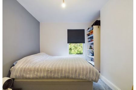 3 bedroom terraced house - Photo 5