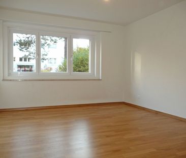 Wohnung mit grossem Balkon - Befristet bis 31.03.2027 - Photo 1