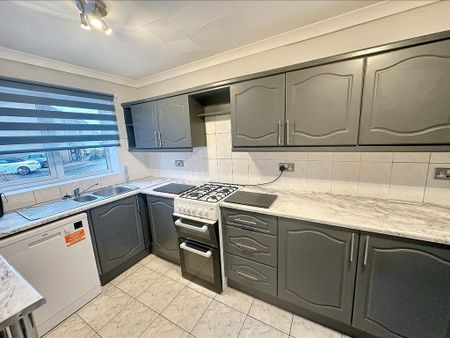 2 bedroom semi-detached house to rent - Photo 5