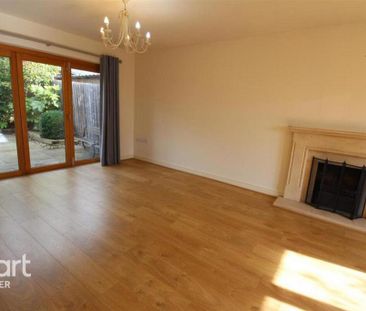3 bedroom detached house to rent - Photo 3