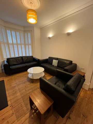 5 Bed Terraced House, Scawen Road, SE8 - Photo 2