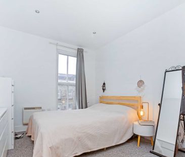 Price £1,800 pcm - Available Now - Unfurnished - Photo 5