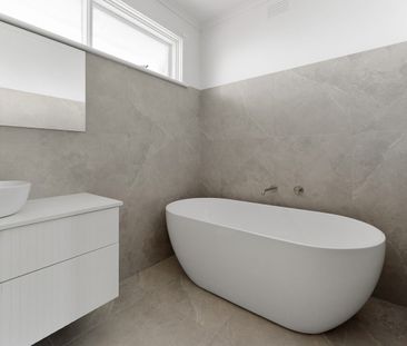 FAMILY LIVING, PERFECT BAYSIDE LOCATION - Photo 6