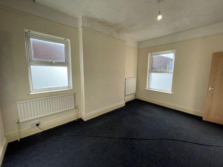 4 bedroom house to rent Bright Street, Ilkeston, DE7 - Photo 2