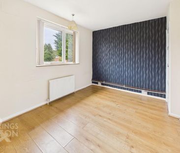 3 bedroom semi-detached house to rent - Photo 4