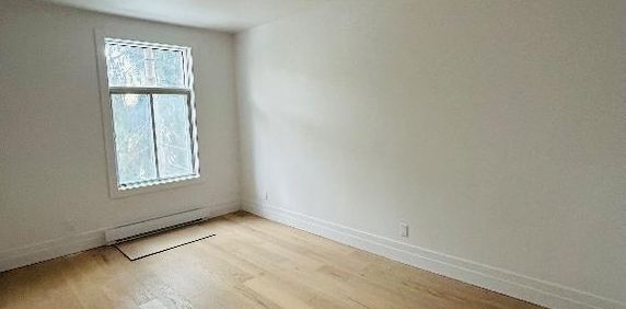 Grand 5 1/2 tout rénové - 2eme étage - Photo 2