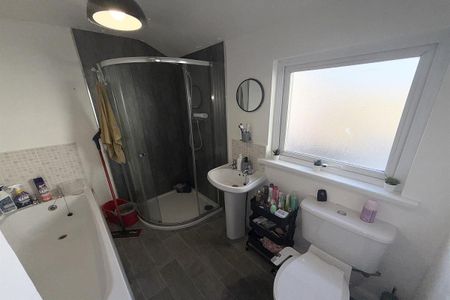 236 Donegall Road, Belfast BT12 5NE - Photo 2