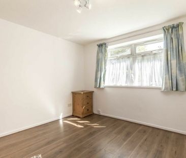 Briar Close, TW12, London - Photo 3