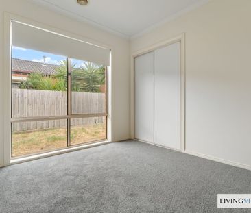 Well-Presented 3-Bedroom Home in Convenient Location in Werribee - Photo 3
