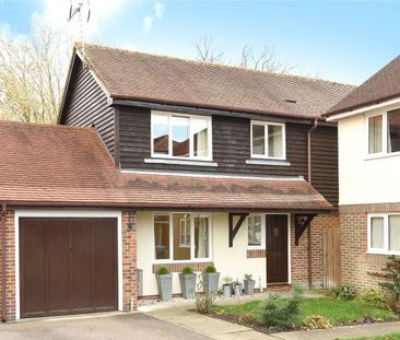 A well presented family home in the village of Kemsing - Photo 2
