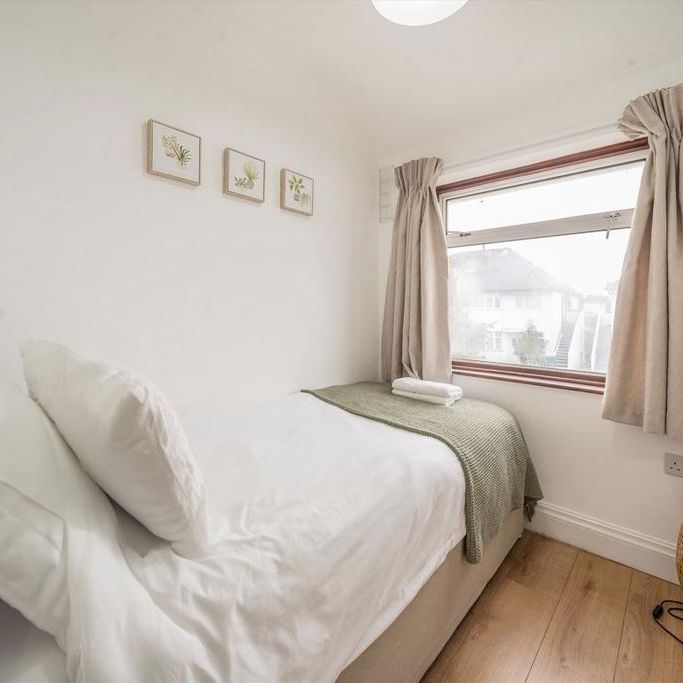 4 bedroom detached house to rent - Photo 1