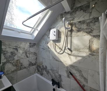 1 Bed Flat, Dickenson Road, M14 - Photo 1