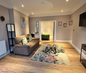 18 Kings Road - Photo 3