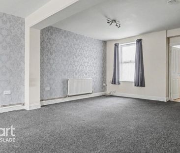 3 bedroom terraced house to rent - Photo 3