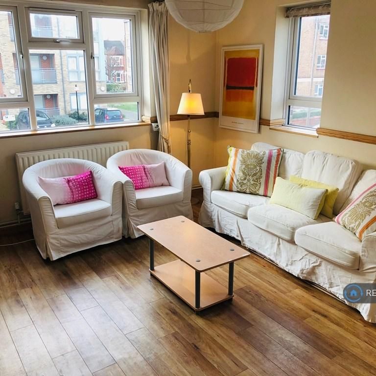 4 bedroom flat to rent - Photo 1